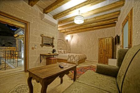 Risus Cave Suites - 23