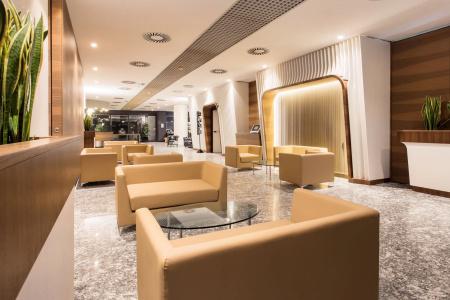 Waldorf Palace - 1