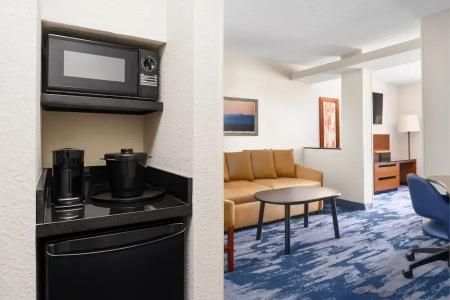 Fairfield Inn & Suites - 41