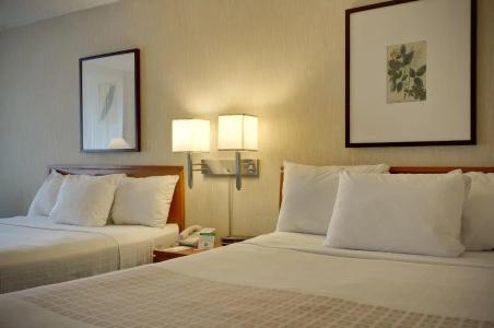 Vagabond Inn Executive Old Town - 3