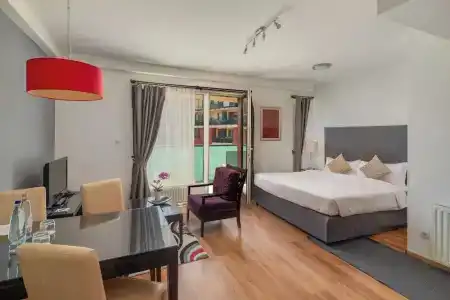 Escala & Suites - 85
