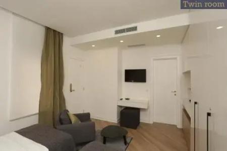 Moment Boutique - 1