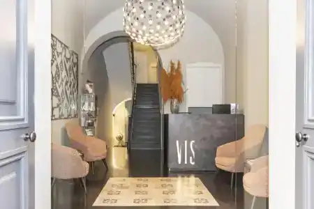 Vis Urban Suites & Spa - 11