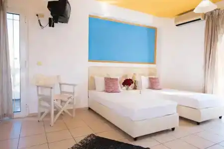 Yiannis Manos Resort - 150