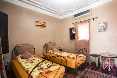 Riad Losra - 33