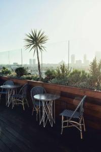 Sixty Beverly Hills - 24