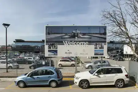 Plaza - 22