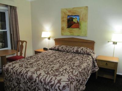 Knights Inn Ontario - 5