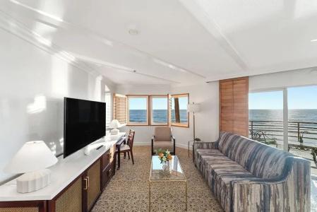 Pacific Terrace - 123
