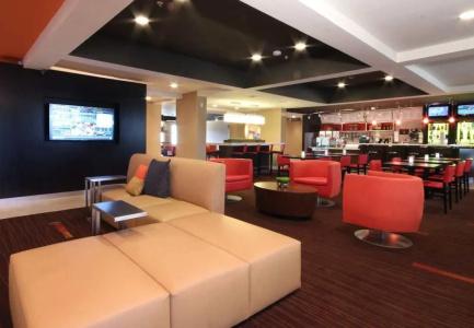 Courtyard by Marriott - 19