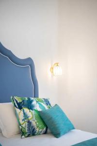 Eden Roc Suites - 412