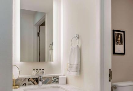 St Charles Coach House, Ascend Collection - 17