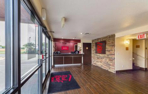 Super 8 by Wyndham I-35 - 12