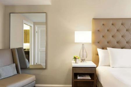 Hilton New Orleans / St. Charles Avenue - 36
