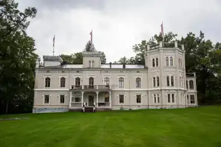 Kartanohotelli Karhulan Hovi - 0