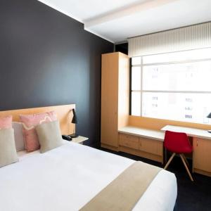 ibis World Square - 29
