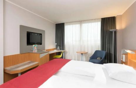 Ramada by Wyndham Hannover - 24