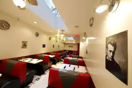 Holiday Inn Lower East Side, An Ihg - 10