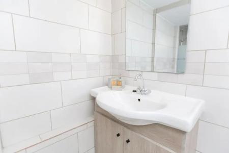 Laila's Cozy Garden House & Studio - 9