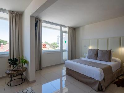 Ons Oceanfront - 2