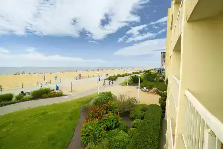Holiday Inn Express & Suites Virginia Beach Oceanfront, An Ihg - 12