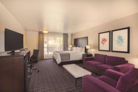 Courtyard by Marriott Downtown - 24