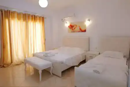 Irini - 20