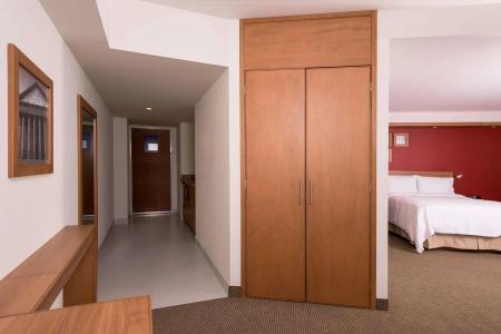 Hampton by Hilton Guadalajara Expo - 4