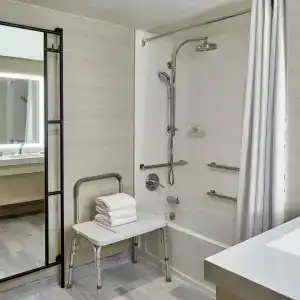 Renaissance Dallas - 35