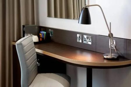 Premier Inn Wandsworth - 5