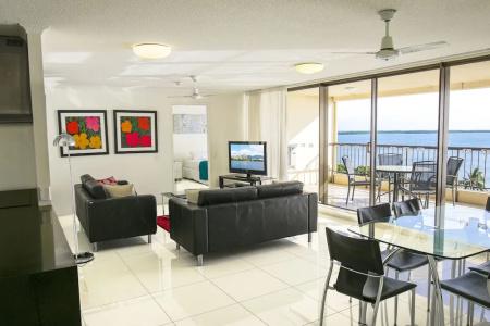 Cairns Aquarius - 125