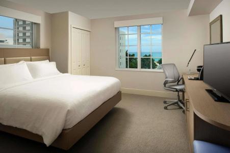 Hilton Garden Inn Miami South Beach - 4