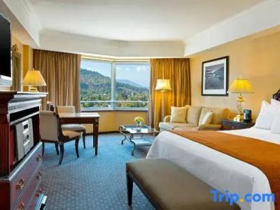 Sheraton & Convention Center - 81