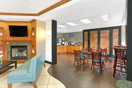Baymont by Wyndham Miami Doral - 19