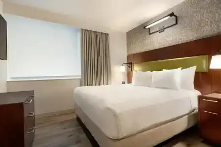 DoubleTree by Hilton New York Downtown - 4