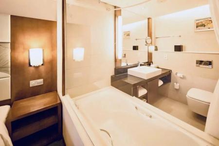Holiday Inn Qingdao City Center, An Ihg - 54