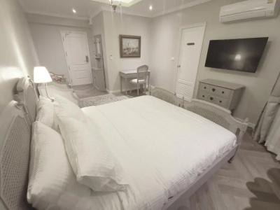 Double Bed - 27
