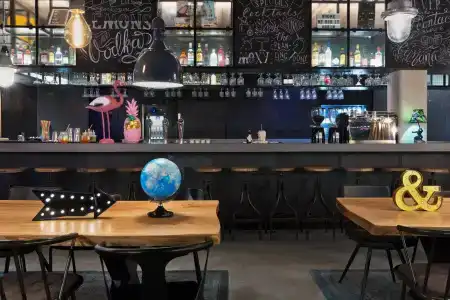 Moxy Amsterdam Houthavens - 10