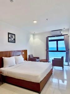 Da Nang Bay - 48