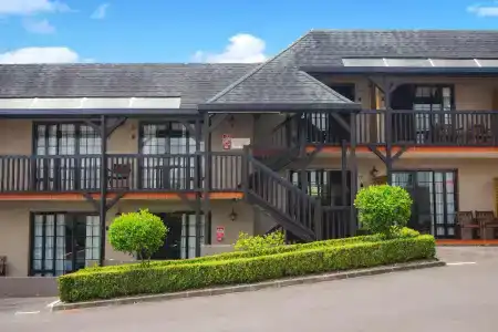 Knights Inn - 0
