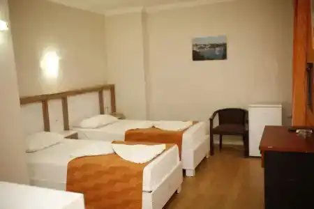 Özhan - 32
