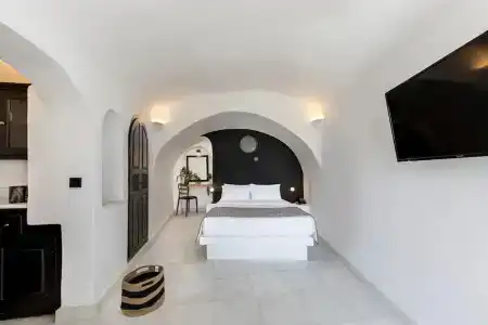 Pearl of Caldera Oia - Boutique by Pearl Collection - 257