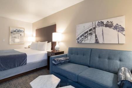 Oxford Suites Portland - Jantzen Beach - 2