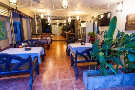 Hugs Guesthouse - 15