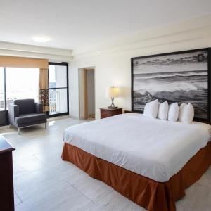 Super 8 by Wyndham Virginia Beach Oceanfront - 42