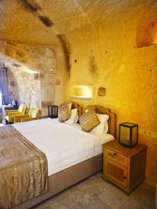 Acropolis Cave Suite - 29