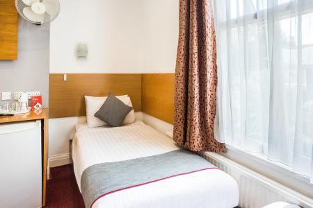 Oyo London Guest House - 39