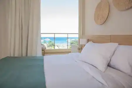 Redcon Suites - 249
