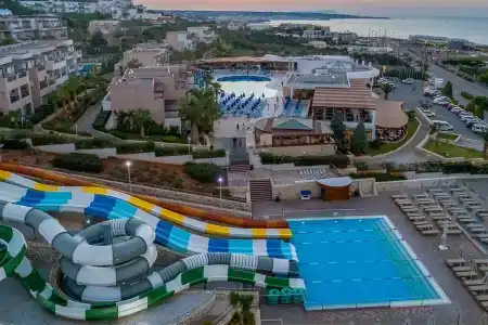 Grand Holiday Resort - 16