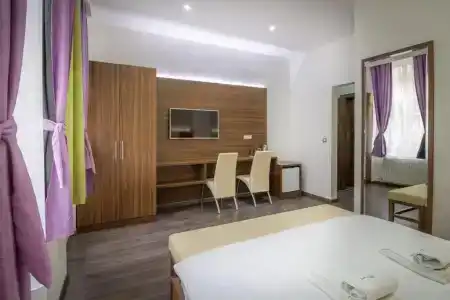 Central Park Residence - 42